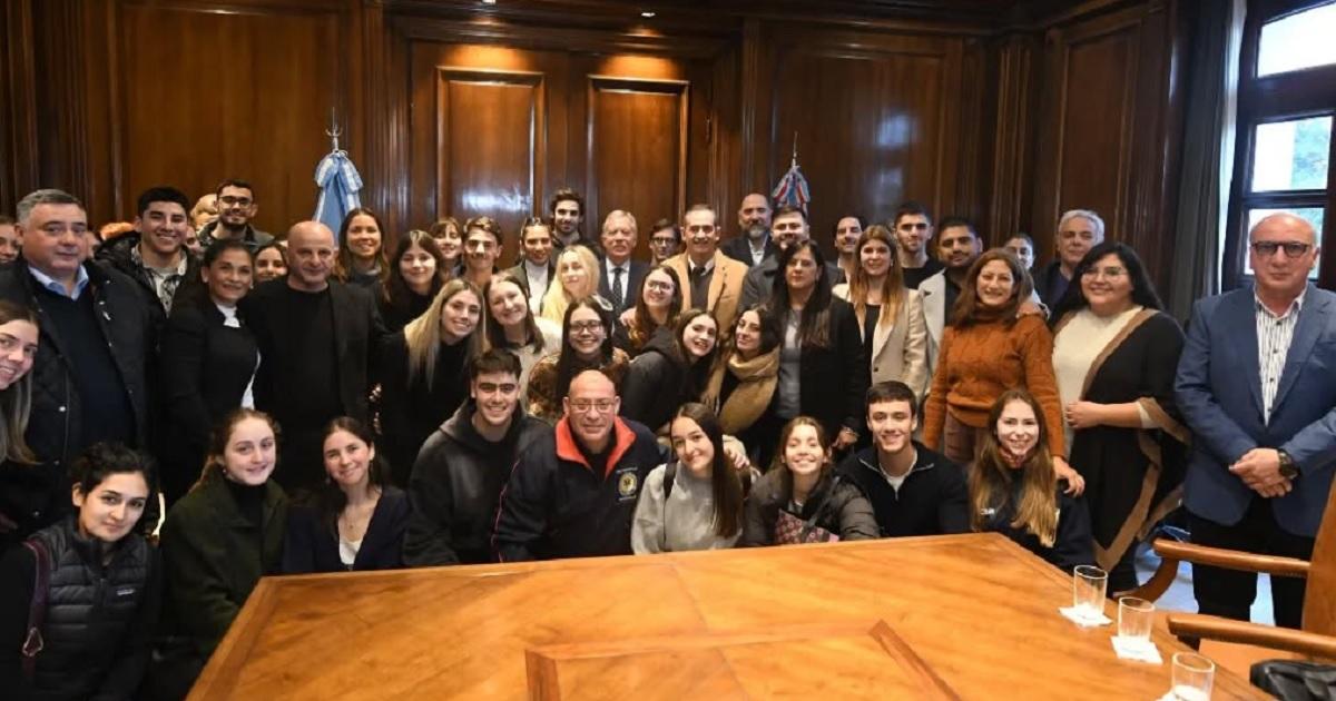 Estudiantes de medicina de la Universidad Favaloro realizaraacuten sus praacutecticas en hospitales del interior santiaguentildeo