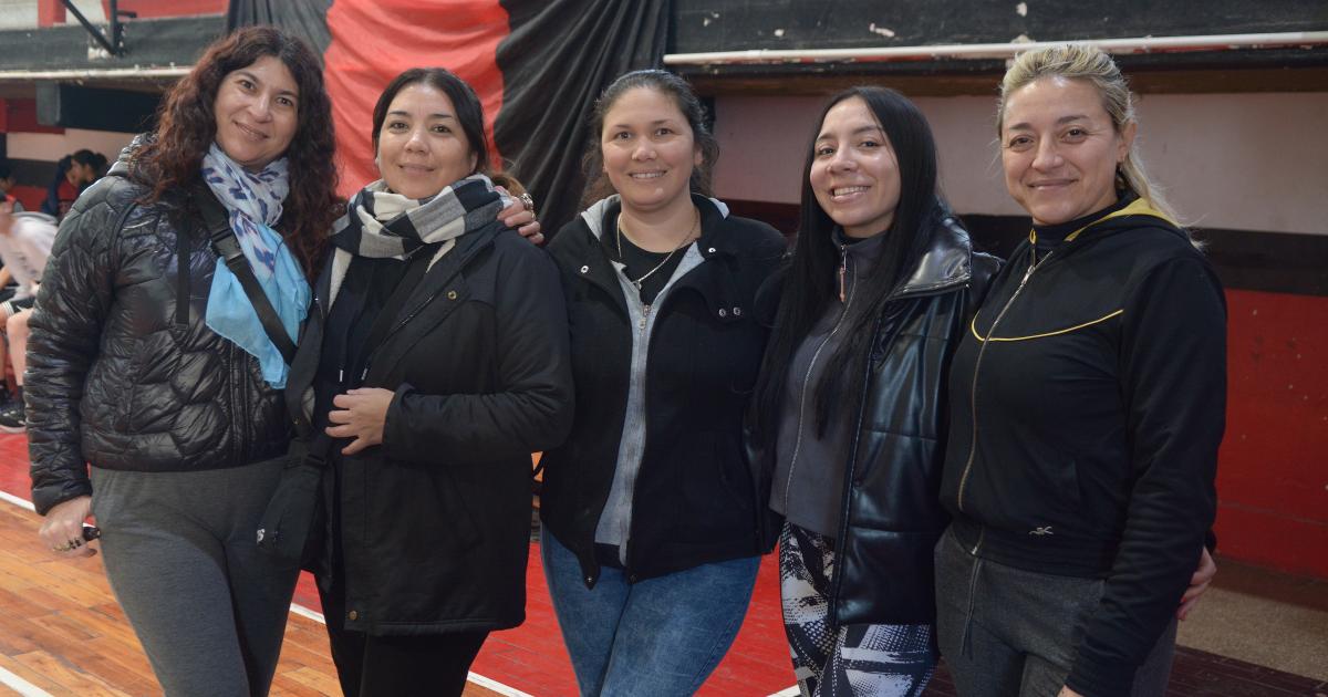 BAacuteSQUET Y AMISTAD EN EL CLUB JUVENTUD