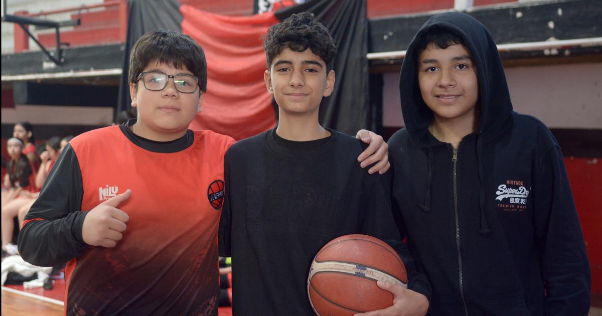 BAacuteSQUET Y AMISTAD EN EL CLUB JUVENTUD