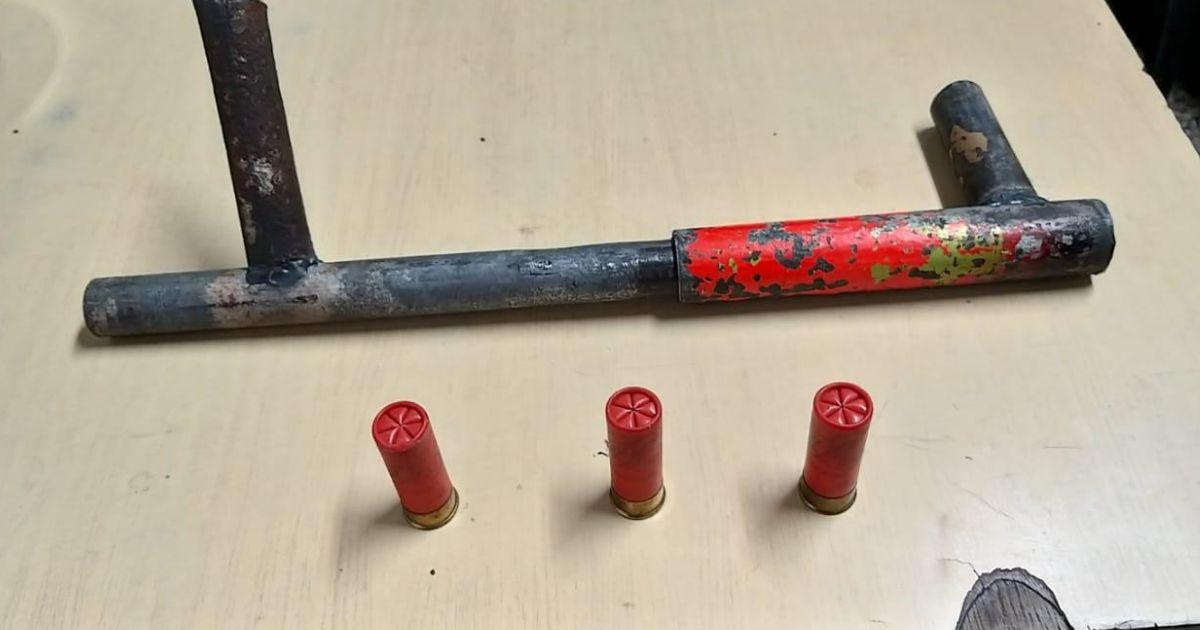 Las autoridades secuestraron el arma de fabricación casera