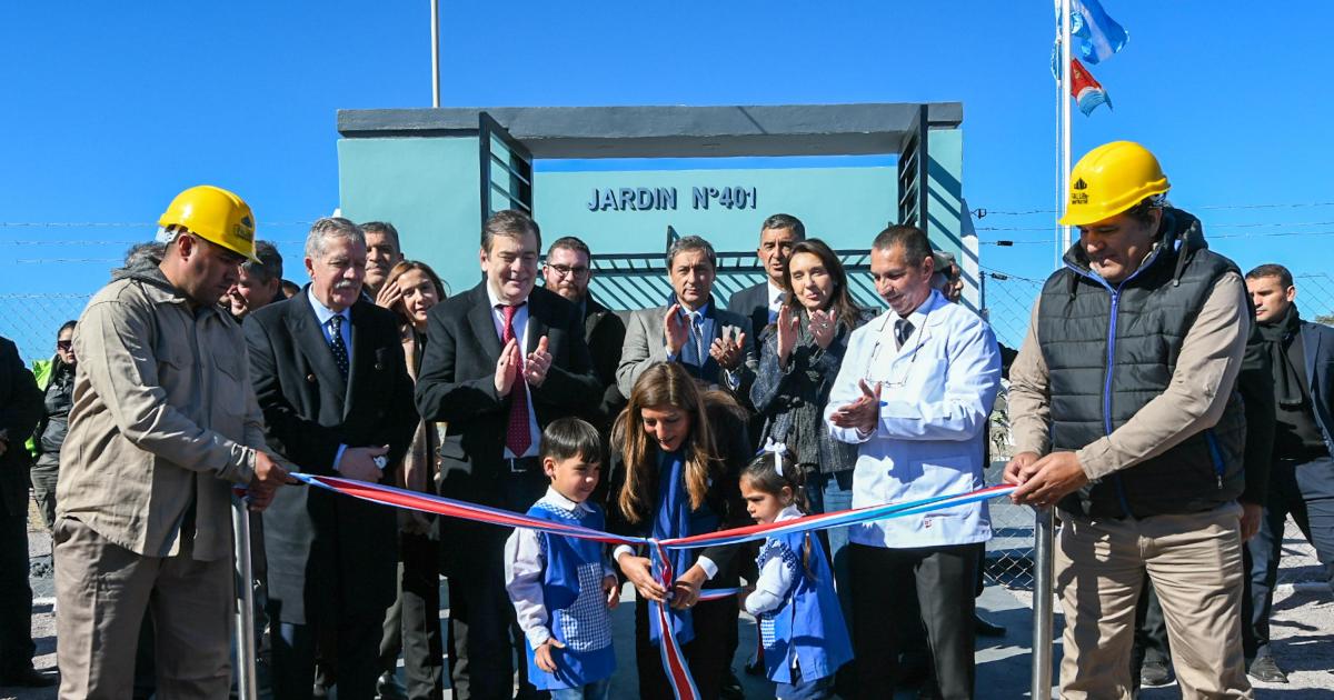  El Estado tiene que garantizar la educacioacuten puacuteblica la salud puacuteblica la seguridad puacuteblica