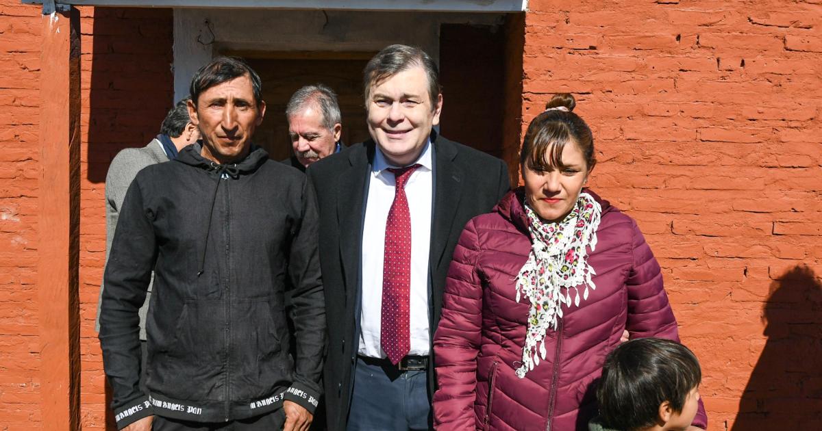  El Estado tiene que garantizar la educación pblica la salud pblica la seguridad pblica