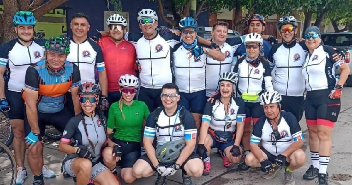 APOYO El grupo La Banda MTB da su aporte a la organización