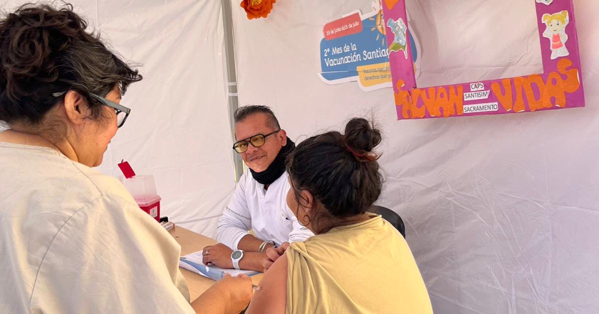 INMUNIZACIÓN Dosis que forman parte del calendario e inoculación antigripal