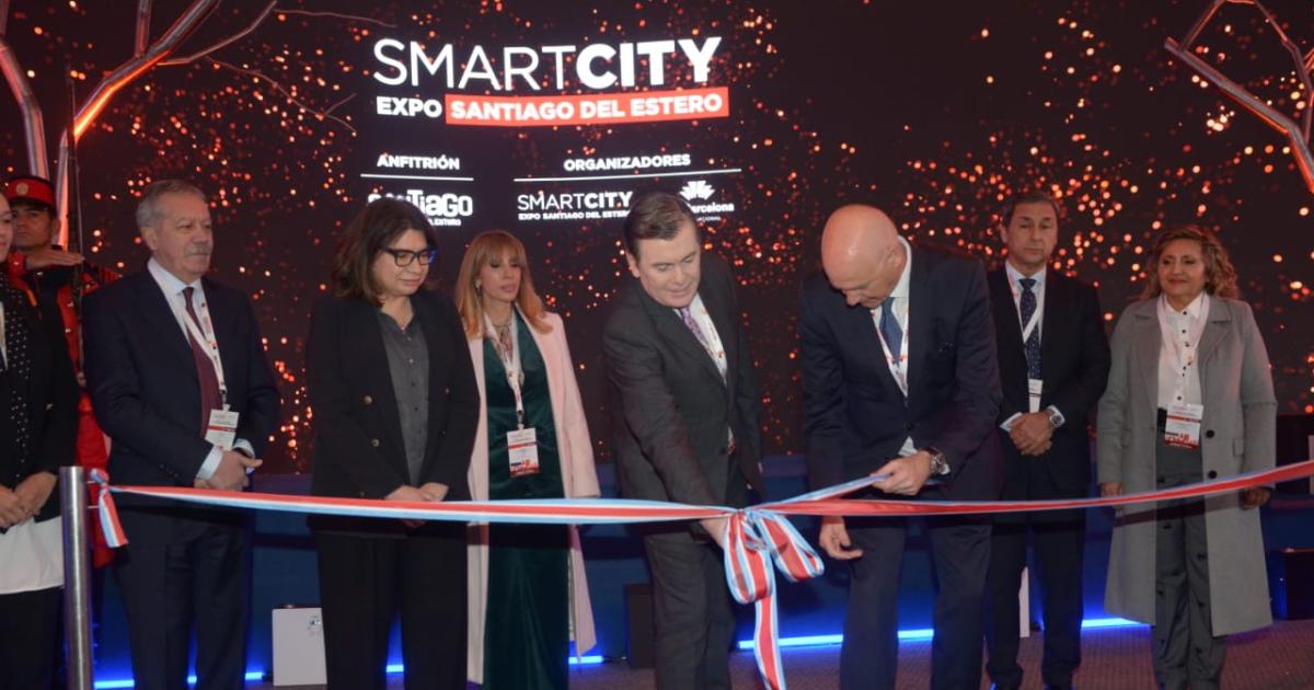 Zamora dio la bienvenida a los visitantes a la Smart City