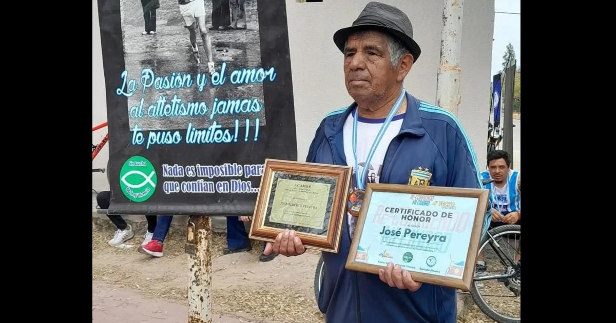 El atletismo santiaguentildeo perdioacute a su mejor amigo- Joseacute Pereyra