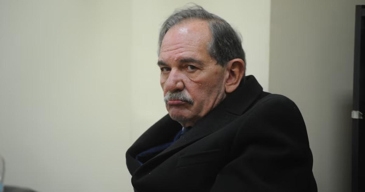 Prisión domiciliaria para Alperovich condenado a 16 años por abusar de su sobrina