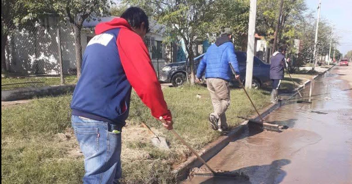 Buscamos soluciones a la acumulacioacuten de agua en la viacutea puacuteblica