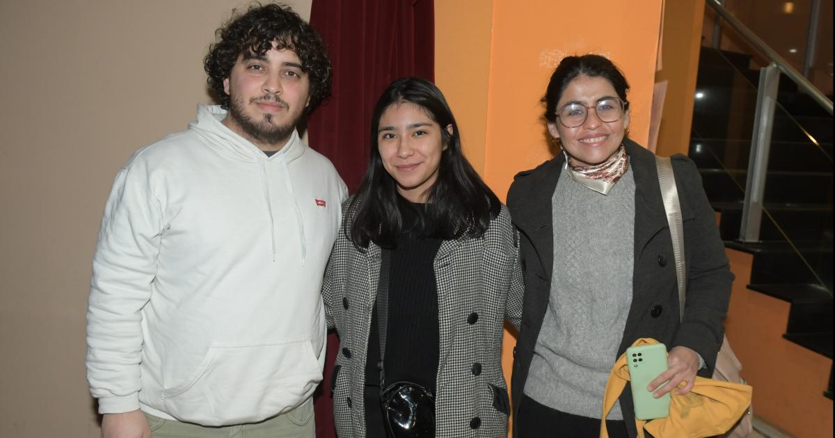 POESIacuteA ABIERTA REBELDIacuteA Y LIBERTAD