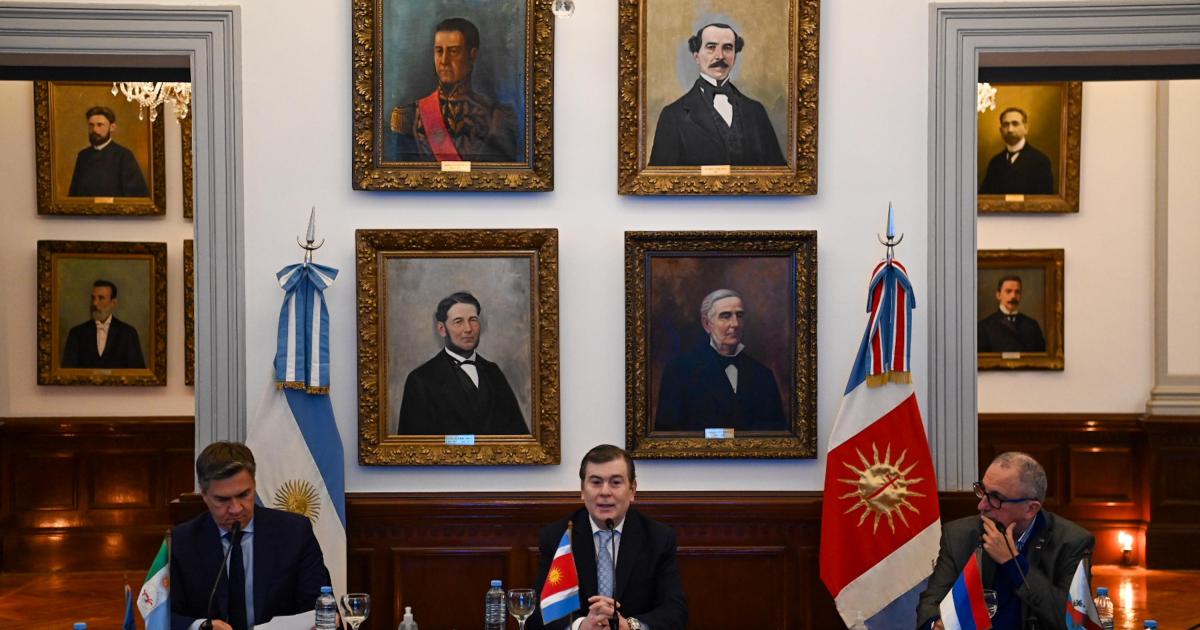 Zamora realizoacute la apertura de la reunioacuten especial de las regiones del Norte Grande y Litoral