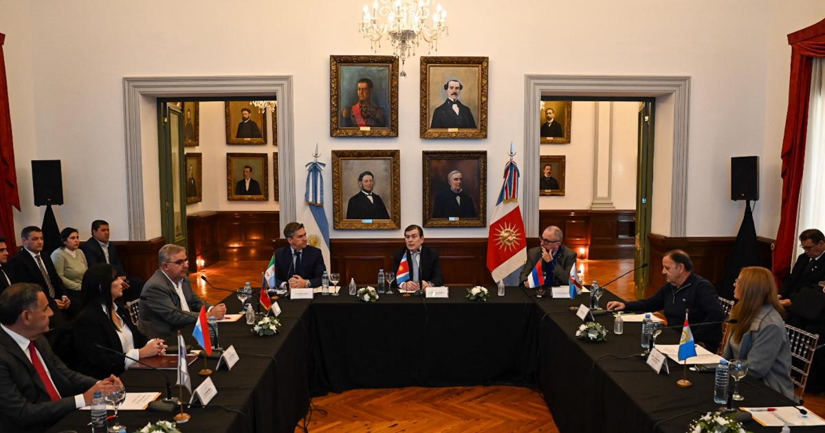 Zamora realizoacute la apertura de la reunioacuten especial de las regiones del Norte Grande y Litoral