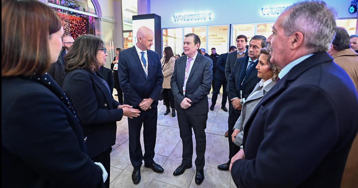 El gobernador Zamora encabezoacute la apertura del 4deg Smart City en el Foacuterum que se realizaraacute hasta hoy