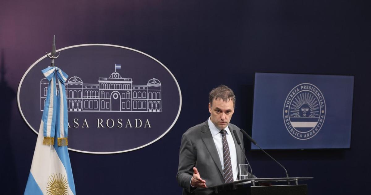 El Gobierno apelaraacute la cautelar que suspendioacute la eliminacioacuten del Diacutea del Empleado Puacuteblico