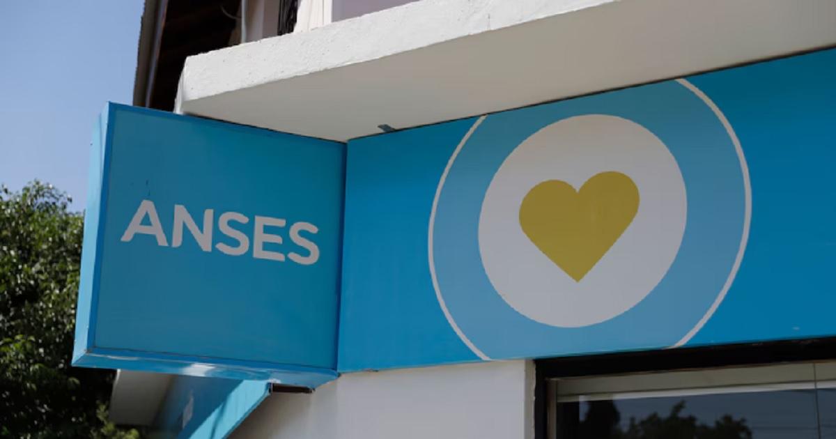 El Gobierno oficializoacute el aumento de jubilaciones pensiones y asignaciones para julio