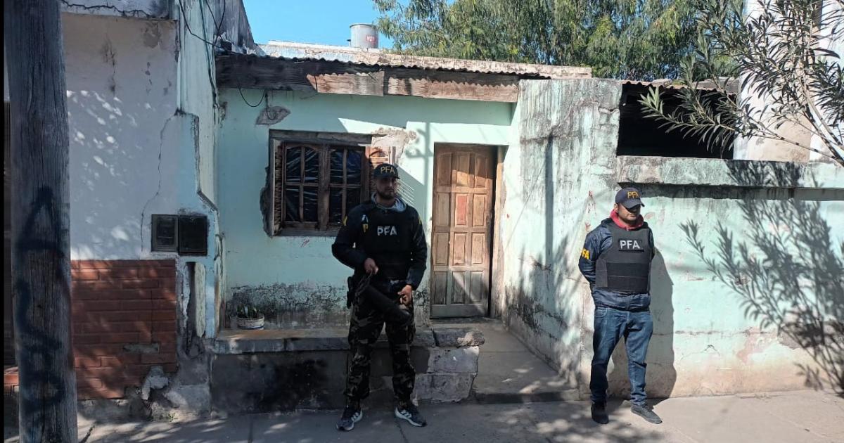 Caen hermanos narcos del Bordm Dorrego y hallan cocaiacutena lista para vender