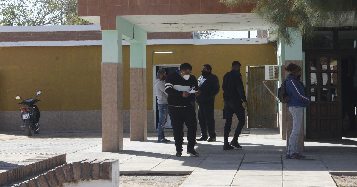 HERVIDERO- La comisaría de Campo Gallo concentraba los procedimientos y reclamos con dos corrientes enfrentadas- la empresa víctima y familiares de los sospechosos asumiéndolos también ajenos al vacasgate