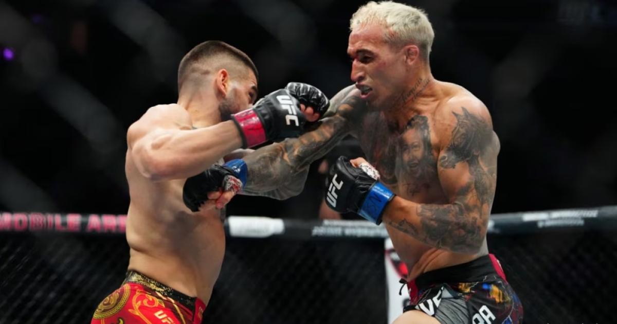  Ilia Topuria  noqueó a su contrincante a los 2 minutos del combate