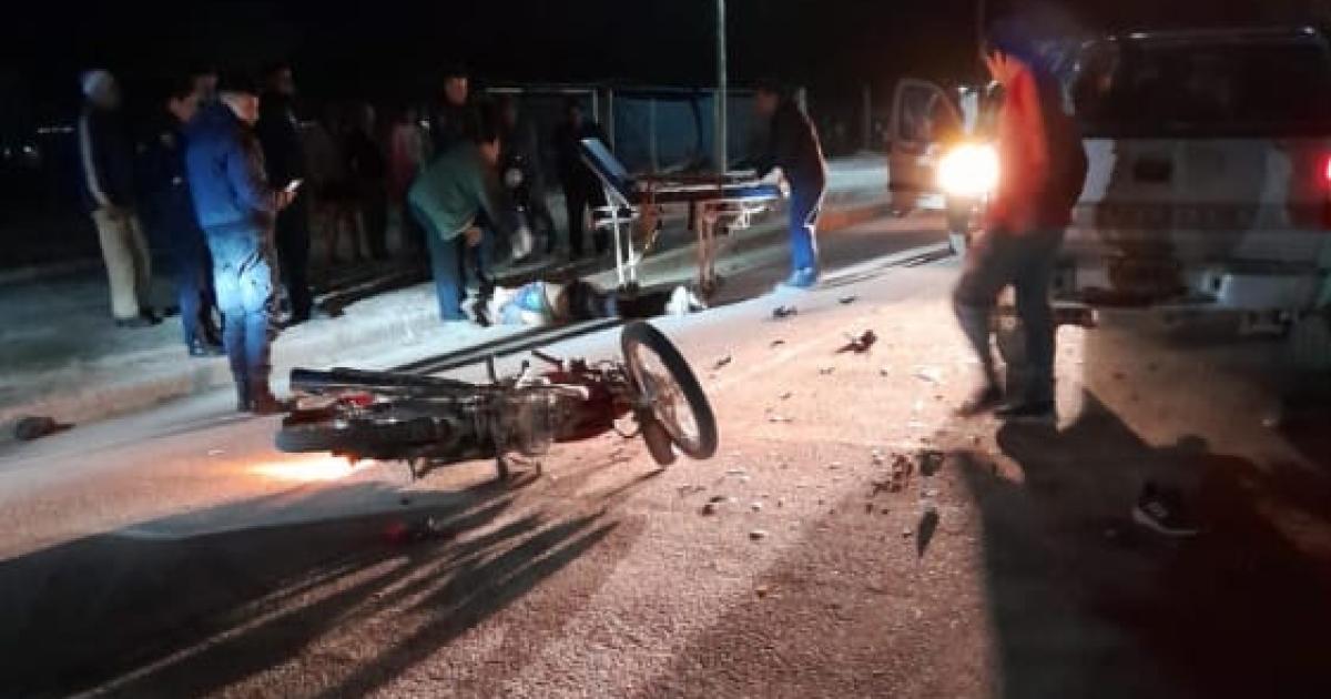 VIOLENCIA Y LUTO- El motociclista quedó tendido en el pavimento Socorrido una hora después falleció mientras era trasladado en ambulancia hacia el Cis Banda