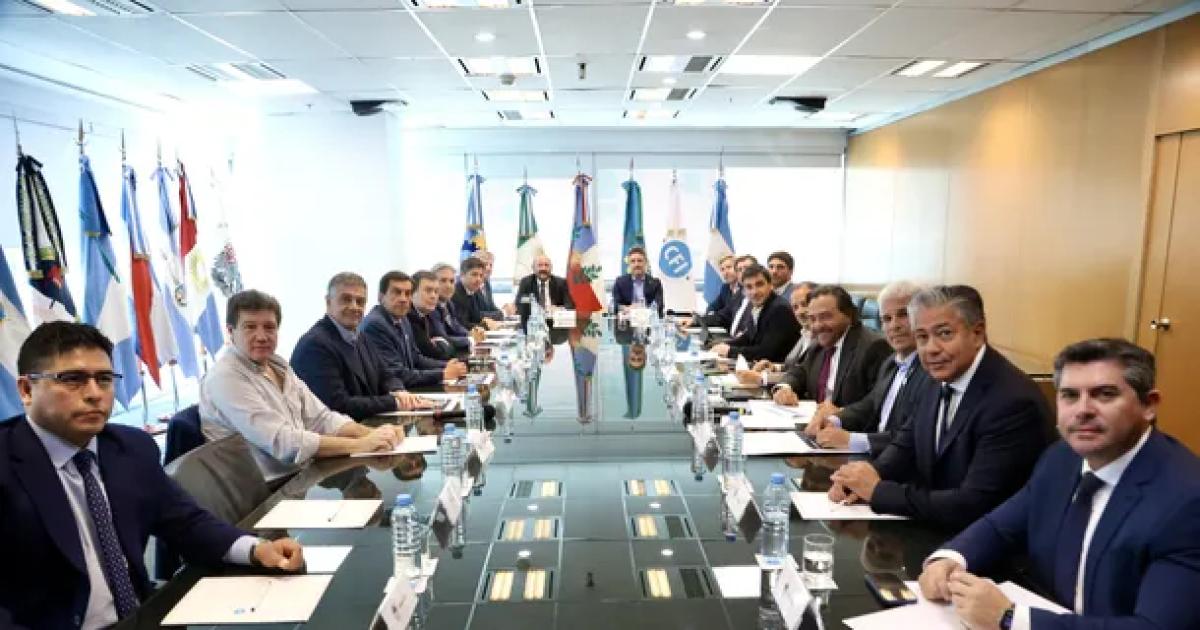 Provincias vs Nacioacuten- gobernadores se plantan ante Milei y reclaman un nuevo reparto de fondos