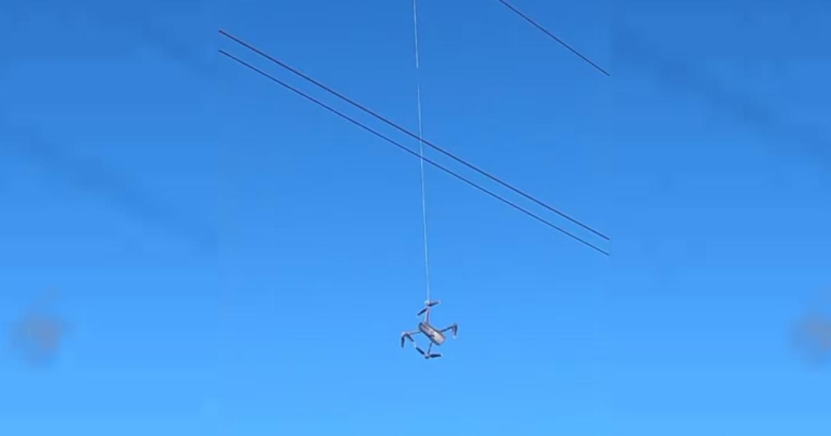 Insólito- un dron con teléfonos quedó atrapado en un tendido eléctrico camino a una crcel