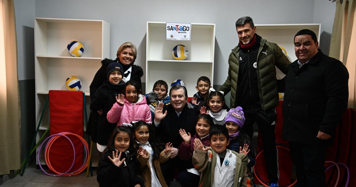 El Gobernador habilitoacute obras en la Escuela Ndeg101 de Upianita y entregoacute viviendas en Manogasta