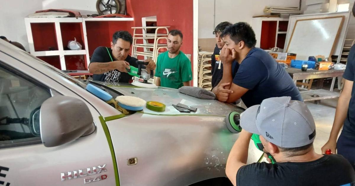 La Escuela de Artes y Oficios inscribe para sus nuevos cursos y talleres