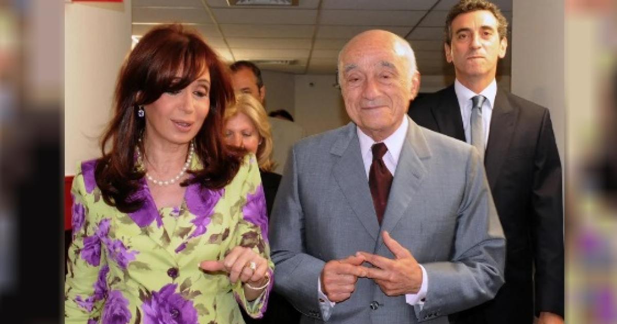 CFK ex presidenta y el ya fallecido Enrique Eskenazi quien adquirió YPF sin poner un dólar en 2008 Luego se expropió en 2013