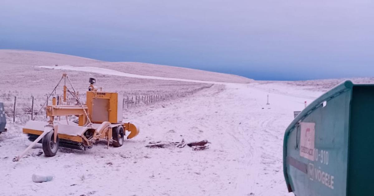 VIDEOS  Un manto blanco cubrioacute por completo la Cuesta de El Portezuelo