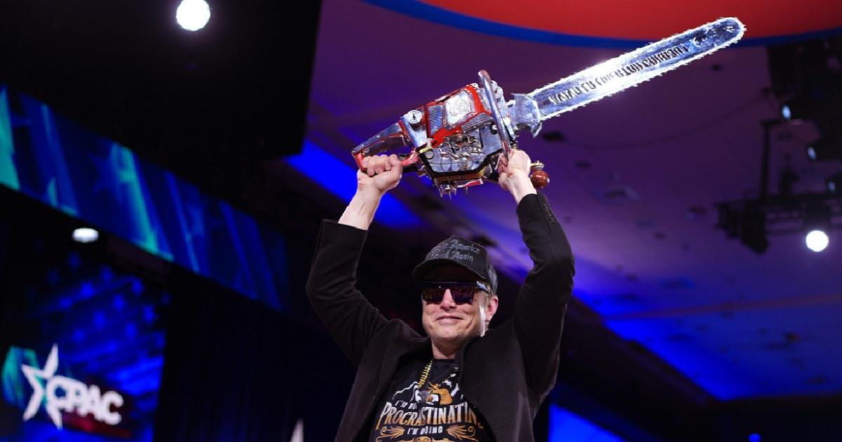 Elon Musk se retracta- reconocioacute como un error exhibir la motosierra que le regaloacute Javier Milei