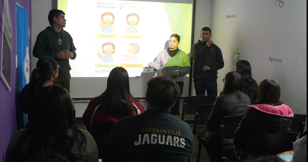 Fue lanzado el programa Una Banda de Sentildeas para joacutevenes