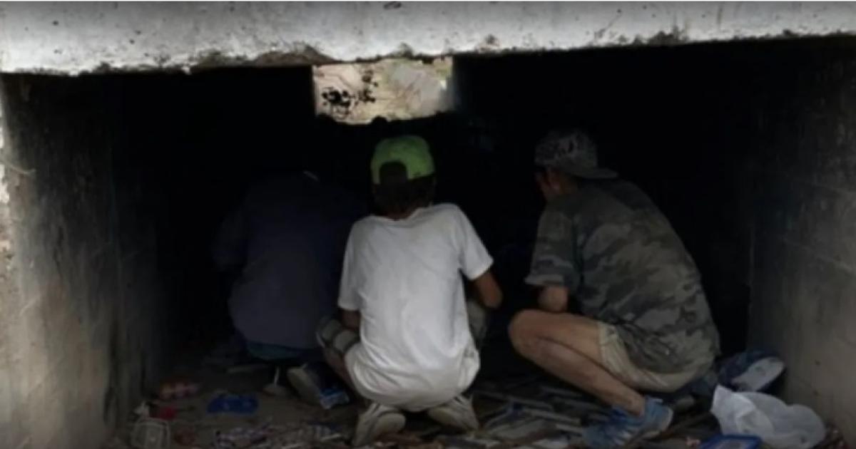 Ola polar- rescataron a un bebé que había sido dejado bajo un puente