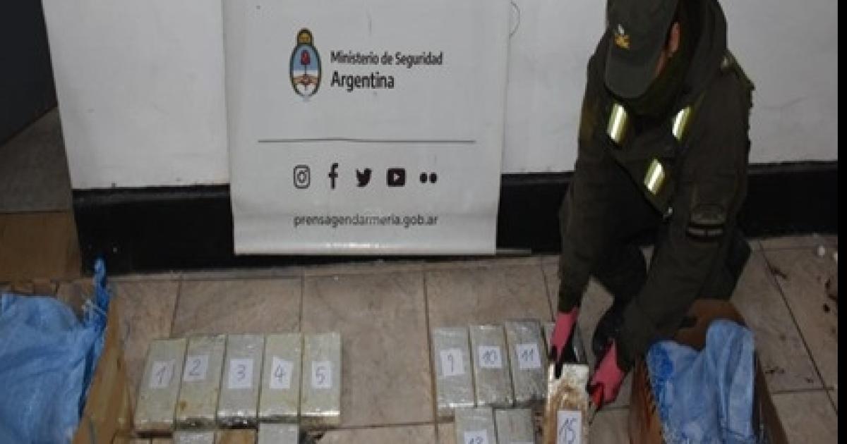 OPERATIVO- La droga en apariencia no tenía dueño pero un pasajero logró escaparse ante el control de los efectivos de Gendarmería