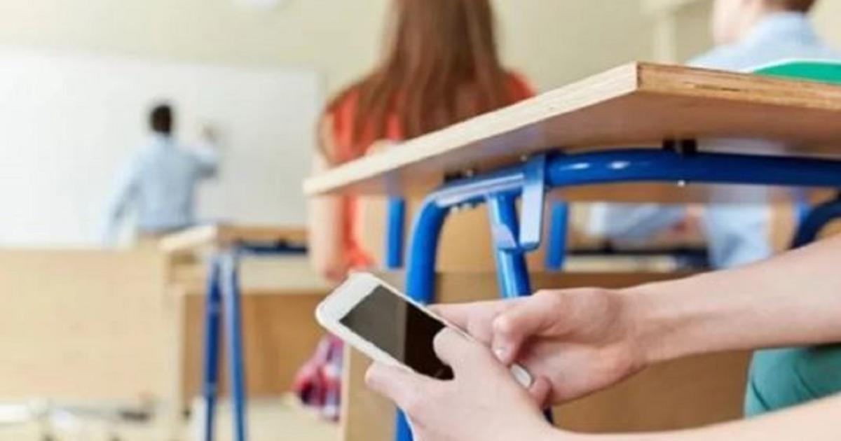 Neuqueacuten limita el uso de celulares en las escuelas- es la primera provincia del paiacutes en aplicar esta medida