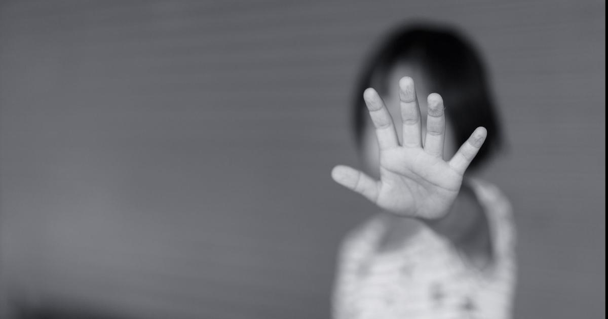 Detuvieron a un sujeto acusado de abusar de un nintildeo de 7 antildeos y de una vecina de 13