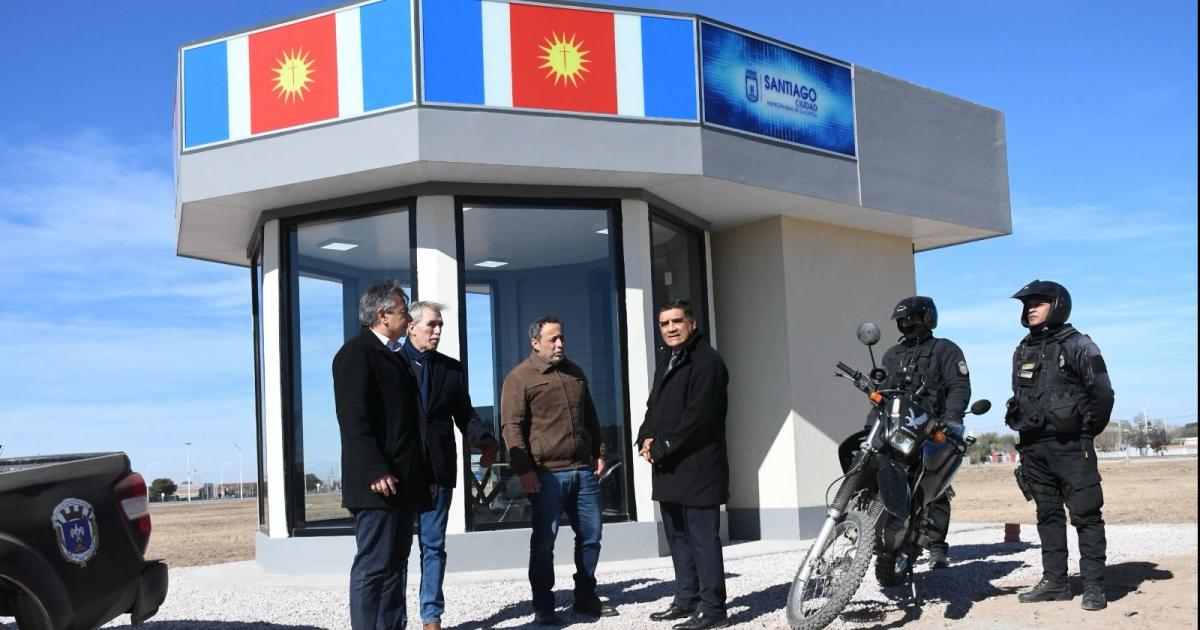 La Municipalidad entregoacute un centro de monitoreo en la rotonda Ntra Sra del Carmen