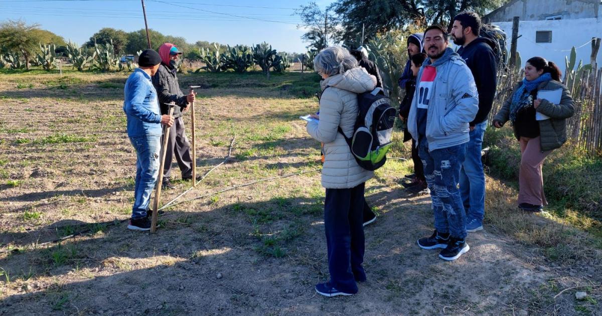 TRABAJO Los estudiantes en la precooperativa de San Lorenzo Norte