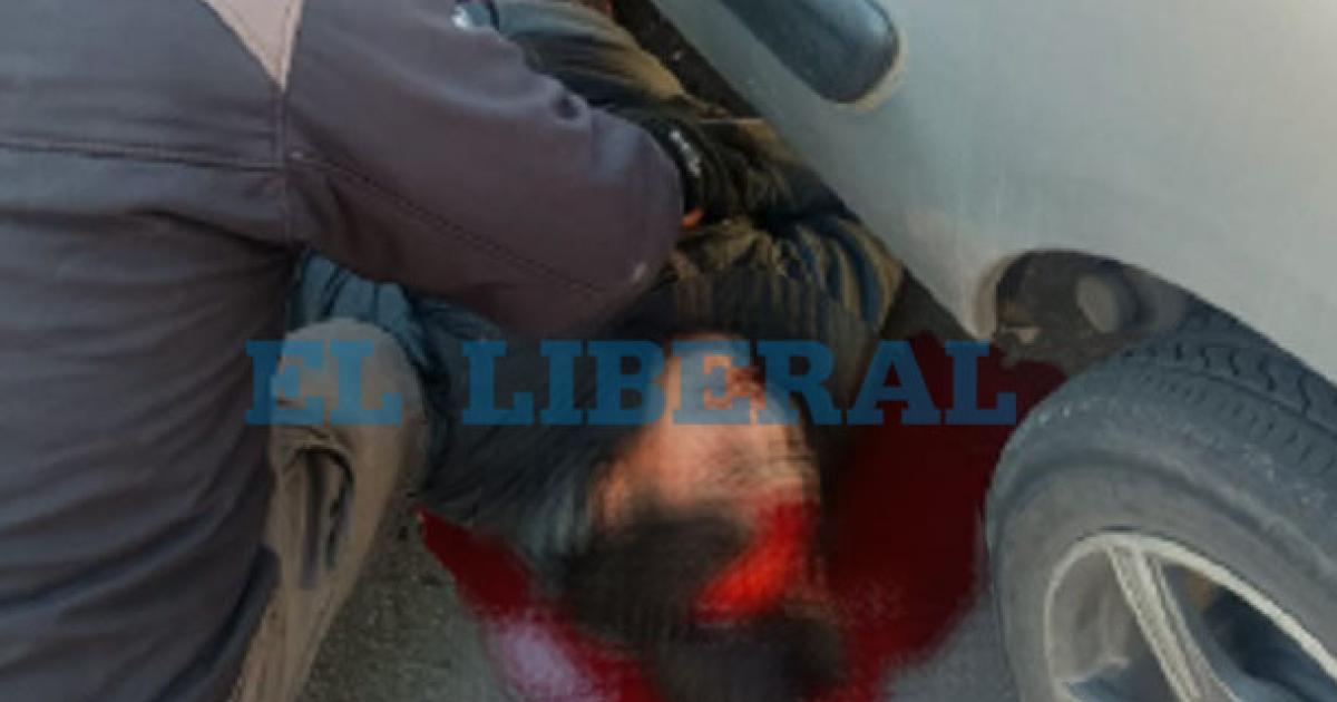 Mujer sufrioacute graviacutesimas heridas al chocar contra una camioneta 