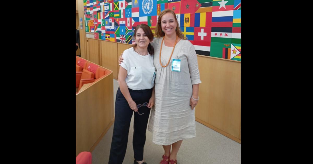 EXPERTAS La doctora Bravo (izquierda) junto a Alessandra Fidelis con quien comparte la autoría del libro