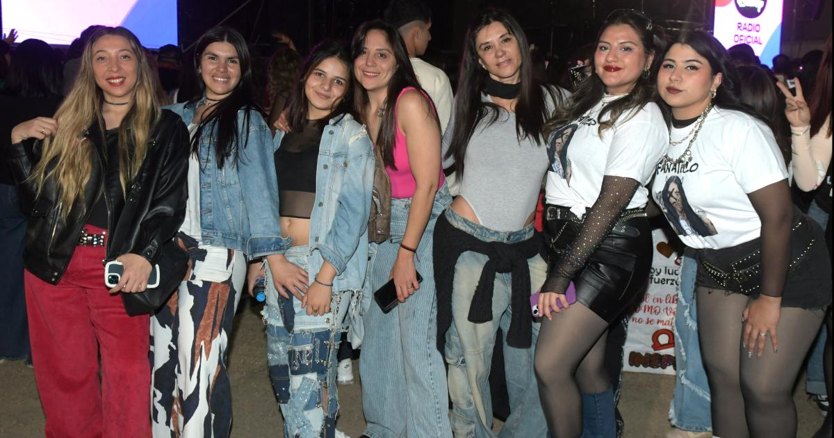 INOLVIDABLE SHOW DE LALI ESPOacuteSITO