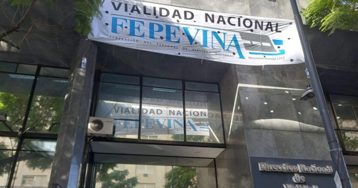 Personal de Vialidad repudia el decreto del Gobierno que desmantela el organismo