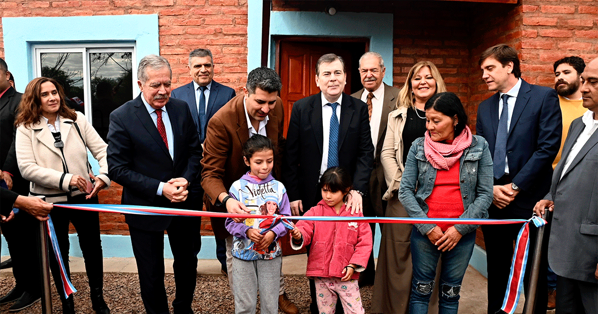 Obras viviendas y nuevos anuncios- la agenda del gobernador Zamora en el departamento Riacuteo Hondo