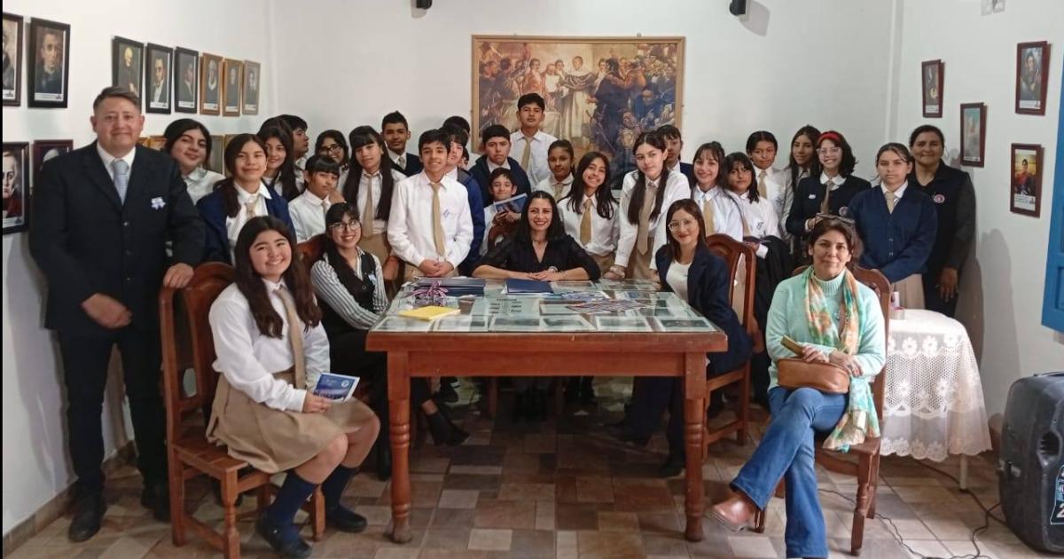 Hubo una clase alusiva en la reacuteplica de la Casa de Tucumaacuten en Antildeatuya