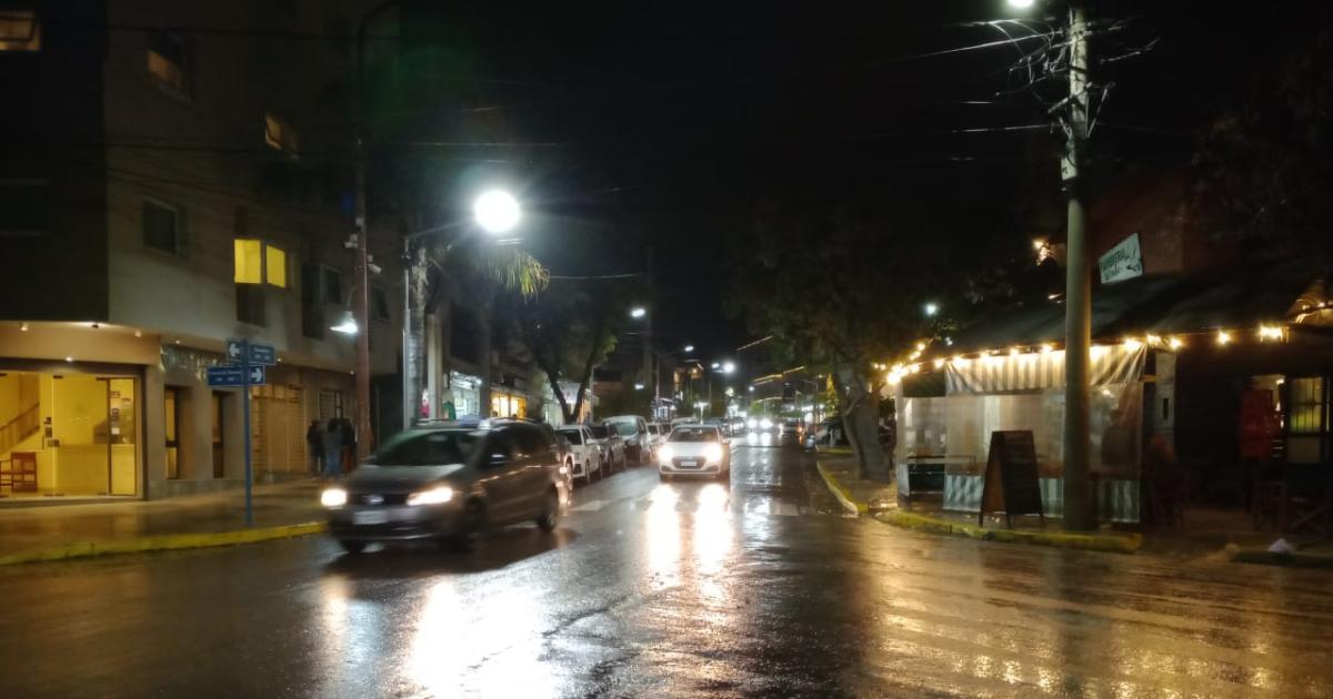 FOTOS  La lluvia tomoacute por sorpresa a los vecinos de Las Termas de Riacuteo Hondo