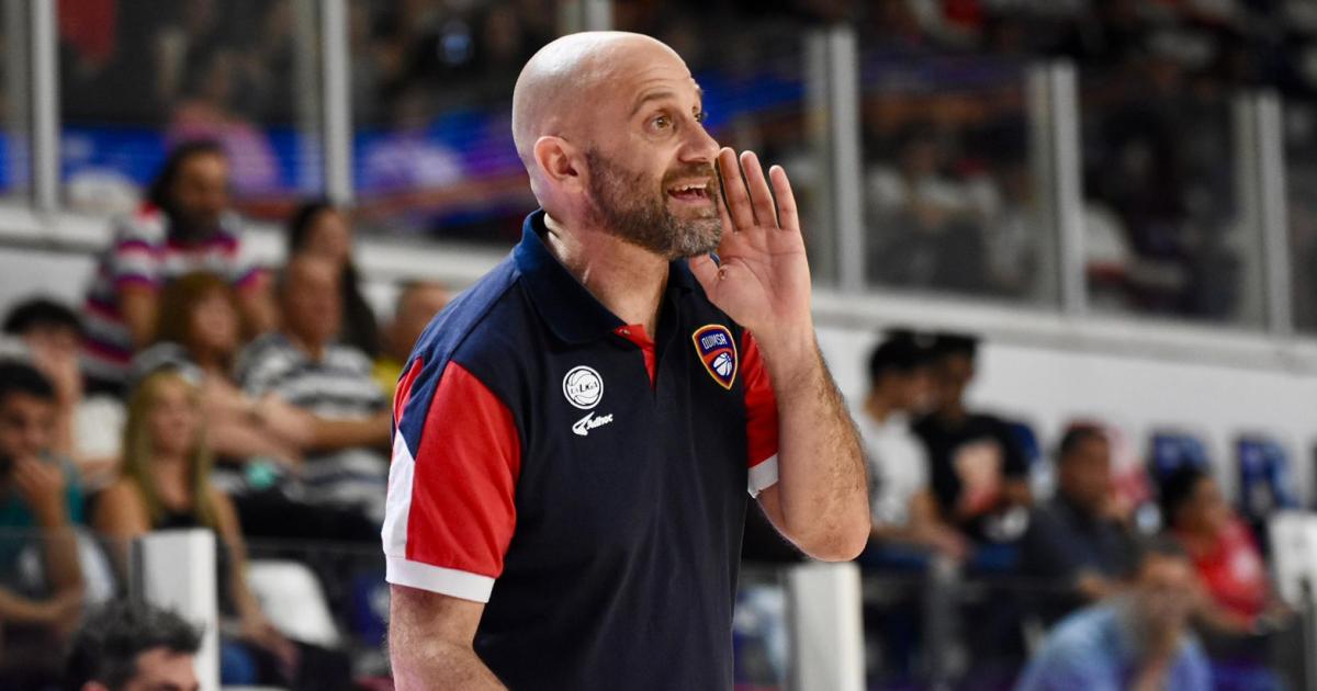 Leandro Ramella seguiraacute en el banco de Quimsa