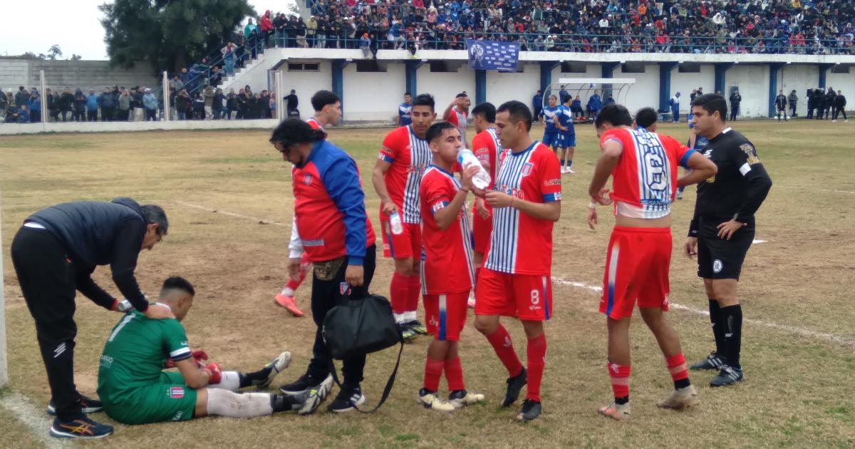 Unioacuten Santiago es el tricampeoacuten del fuacutetbol santiaguentildeo