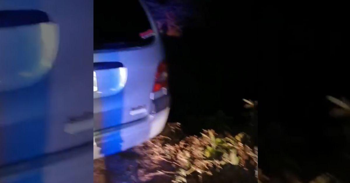 La mujer fue traslada a sede policial (Foto- captura de video)