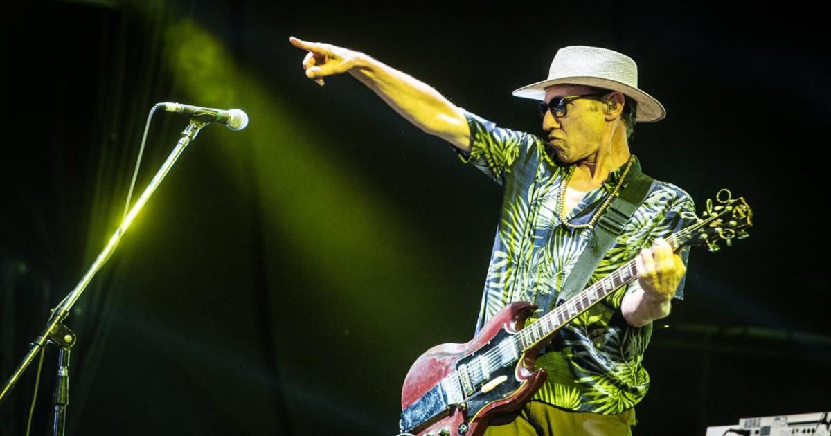 Skay Beilinson- Un verdadero torbellino del rock en el Nodo Tecnologiacutea 