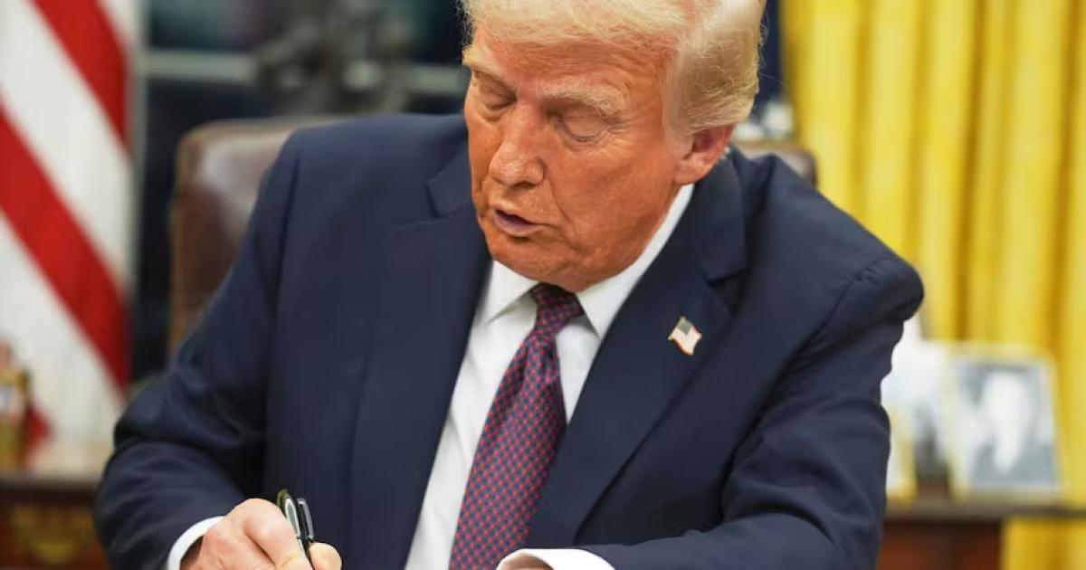 Trump anuncia aranceles del 30 -en-porciento- contra México y la Unión Europea 