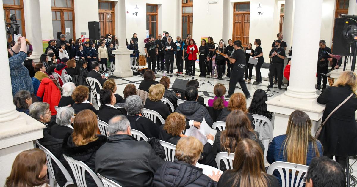 La Municipalidad fue escenario del Encuentro Coral de Msica Popular