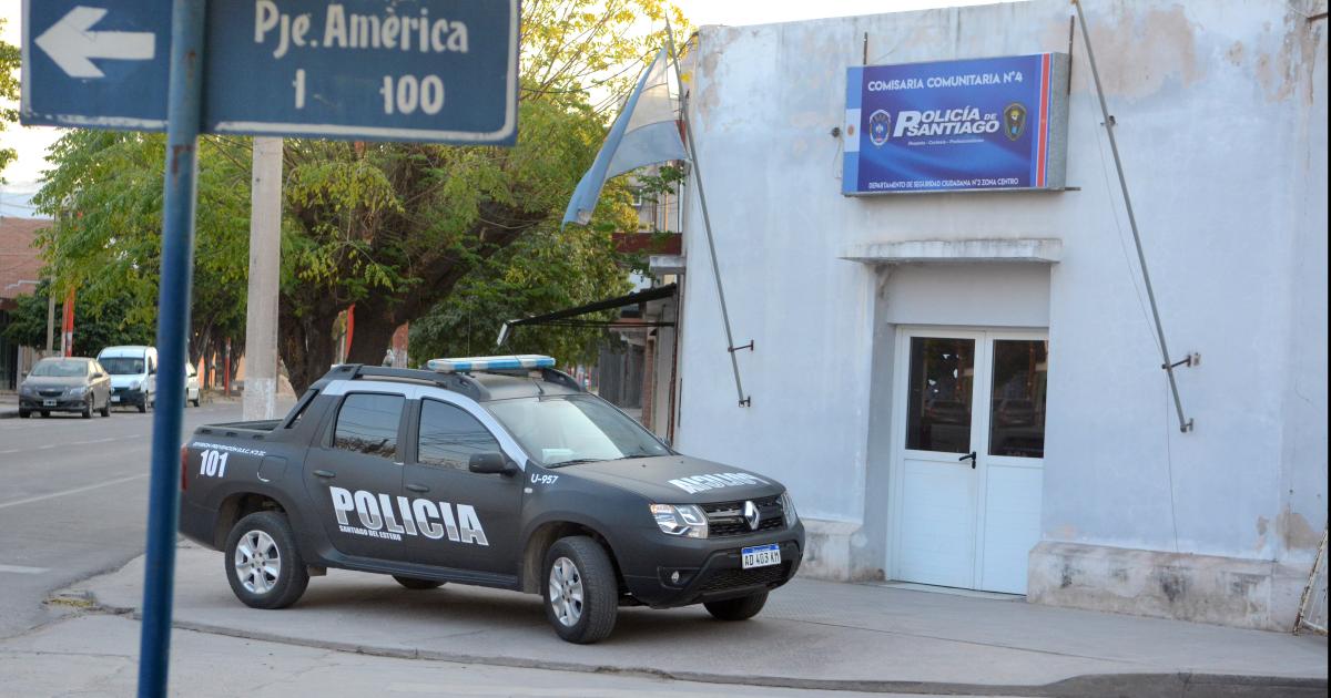 Remisero entregoacute a la policiacutea a pasajera ebria